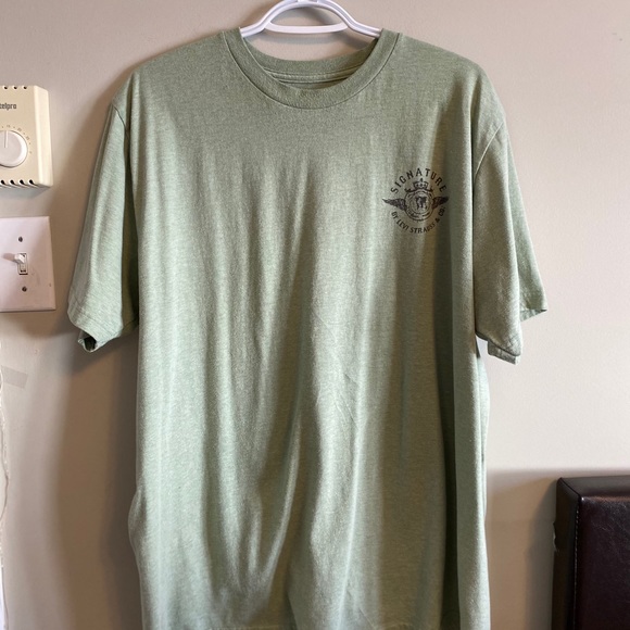 SOLD 🚫 Levi's Tshirt 🤩 - Picture 3 of 4